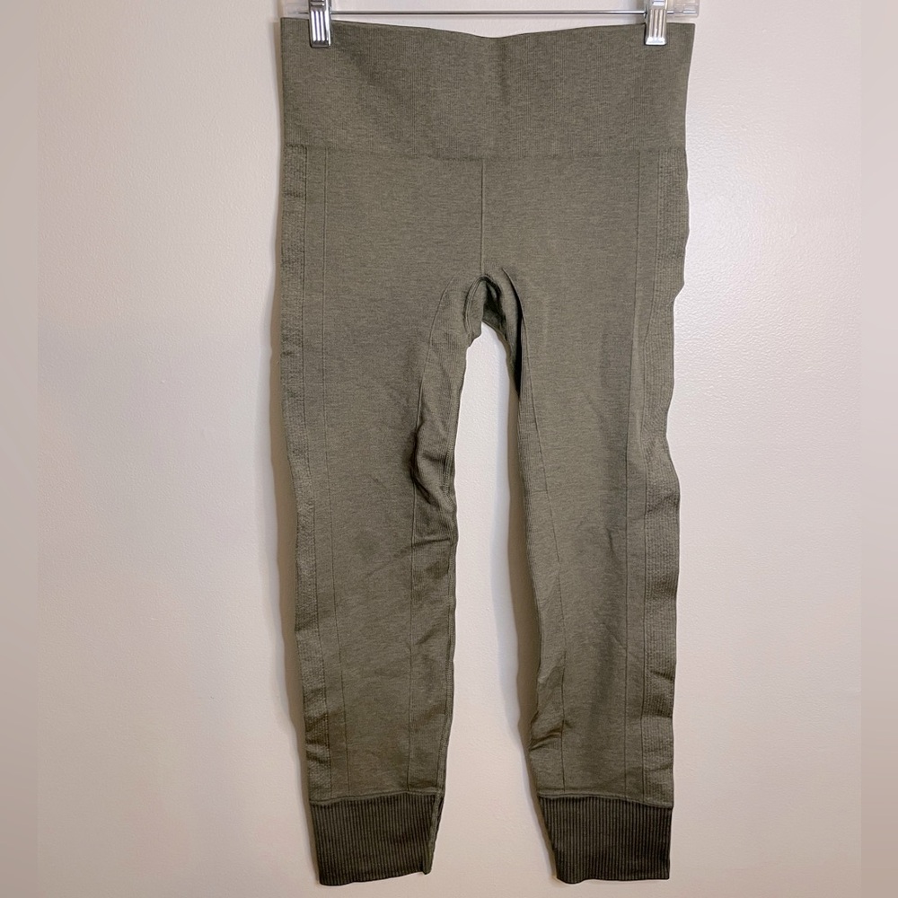 Lululemon Ebb To Street Pant size 6 Fatigue Green
